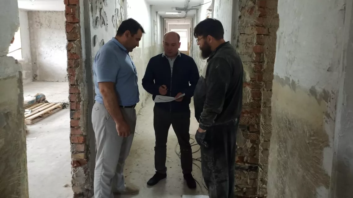 Капремонт идет в двух школах Бакчарского района