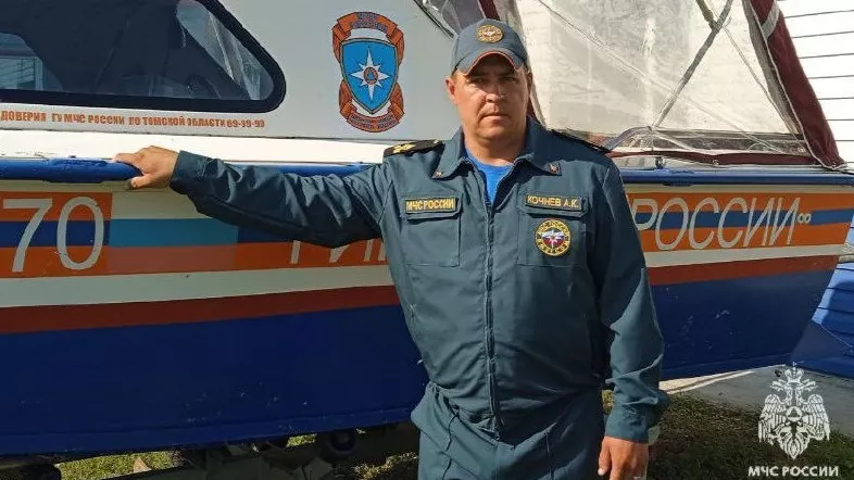 Спасатель помог томичам: отдыхающие потеряли лодку из-за сильного течения