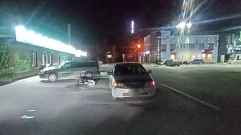 Подросток на мотороллере пострадал при столкновении с автомобилем в Томске