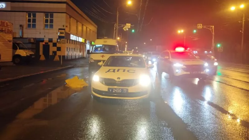 Автобус насмерть сбил 37-летнего мужчину на Иркутском тракте в Томске