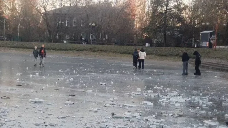 В Томске дети вышли на неокрепший лед Белого озера