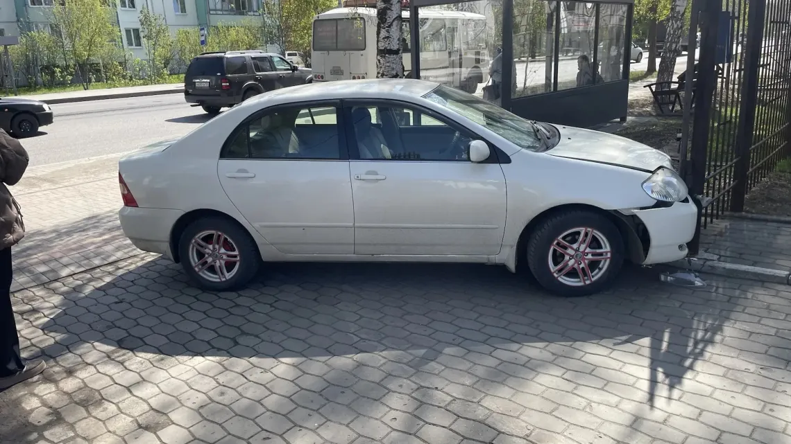 В Томске мальчик на электросамокате попал под колеса автомобиля