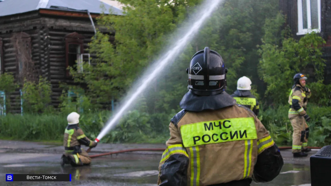 Два крупных пожара произошли в Томской области