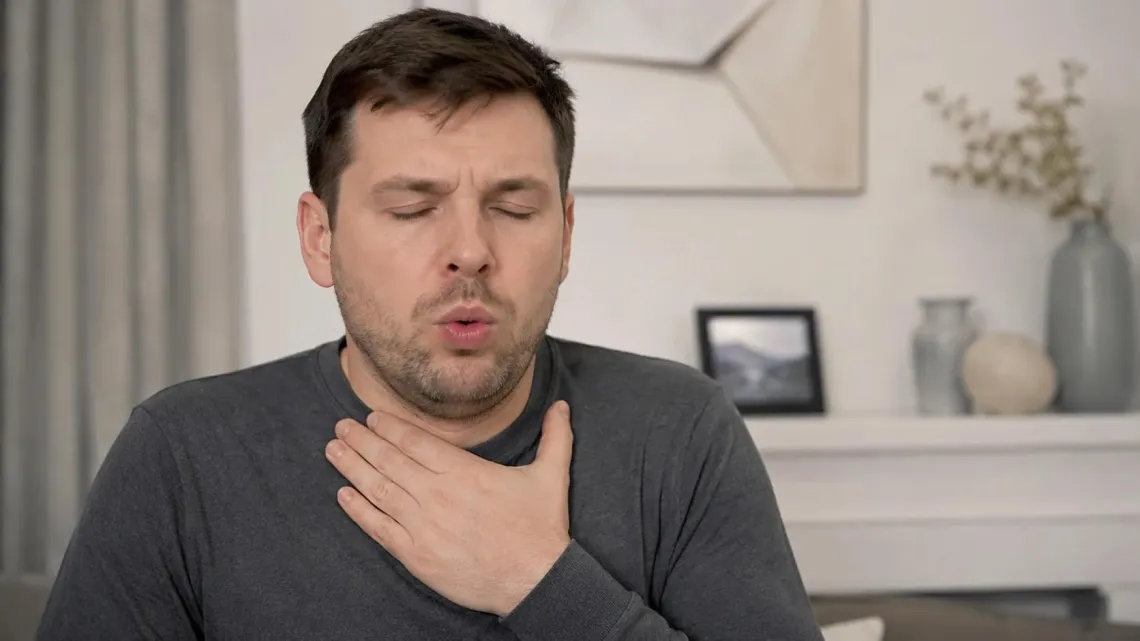 Почему мы икаем — и как быстро вернуть комфорт: разбираемся в причинах и способах борьбы