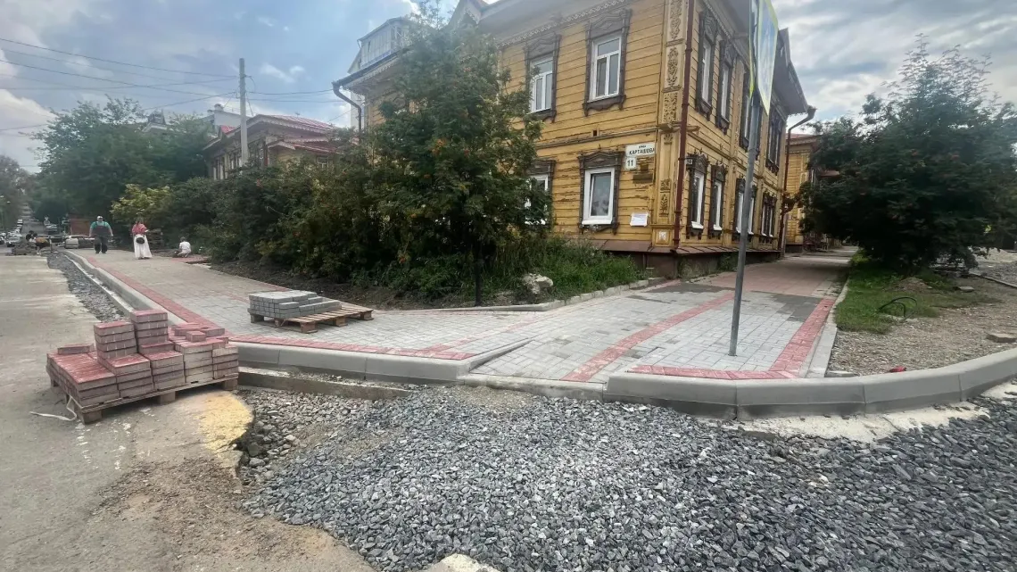 В Томске идут работы по подготовке к зиме на улице Кузнецова