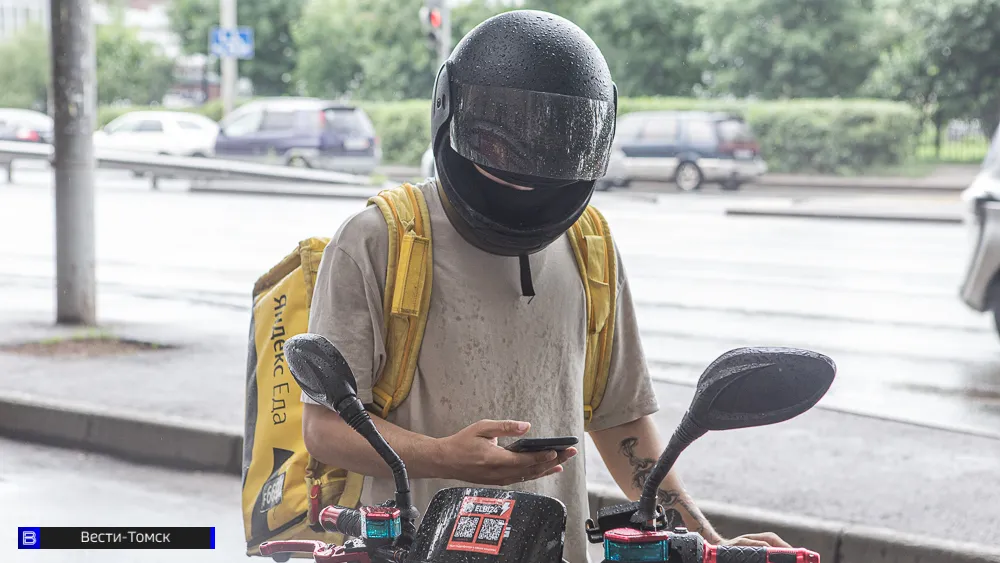 Томск показал один из самых высоких доходов для пеших курьеров в стране: сколько?