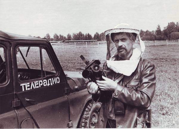 «В поле»&#44; Анатолий Павлович Дорохов&#44; кинооператор&#44; 1970-е гг.